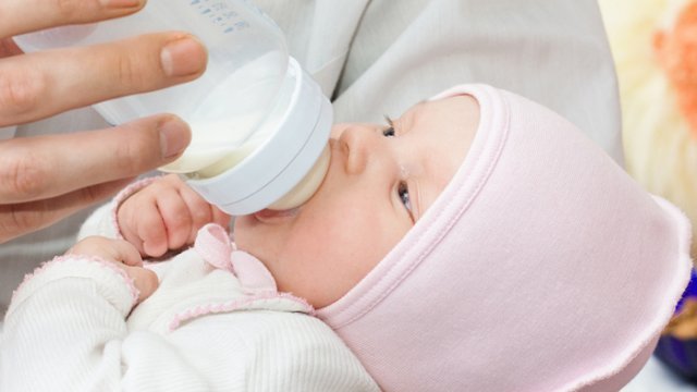 Как избежать кормления из бутылки?